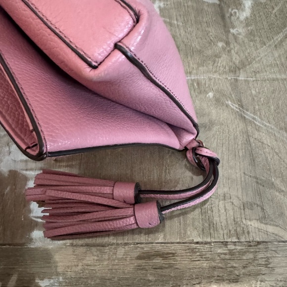 Tory Burch Thea foldover crossbody bag in pink leather - Picture 10 of 17